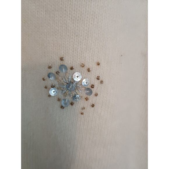 Orvis Sweater Women Large Off White Christmas Wreath Holiday Soft Cozy Festive - Picture 11 of 12